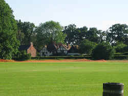 Little Marlow Cricket Field and Old Barn Cottage.JPG (348616 byte)