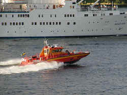 StockholmFireBoat139.JPG (270198 byte)